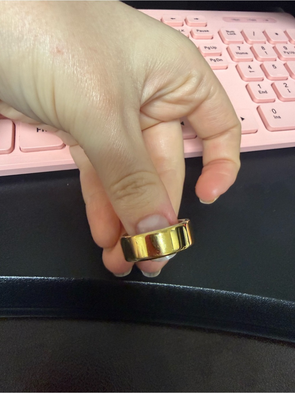 Gold Oura ring 4